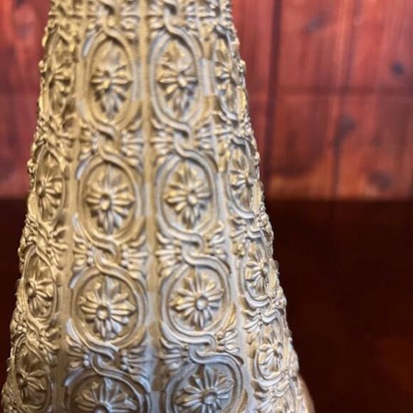 Vintage style Ornate Gold Plaster Decorative Cone Tree Intricate Floral Pattern - Picture 3 of 7